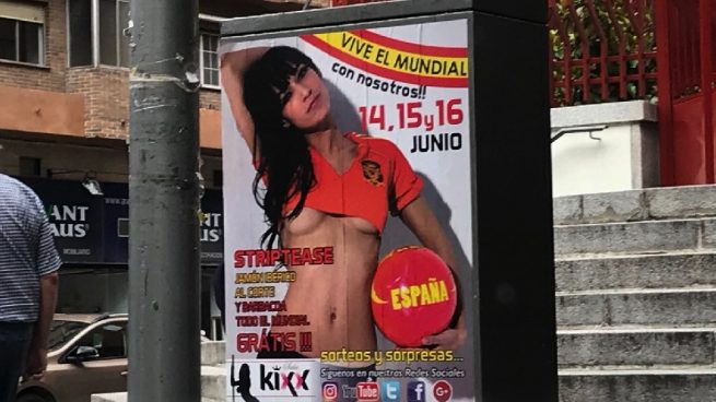 Empapelan varias localidades madrileñas con carteles sexistas a propósito del Mundial