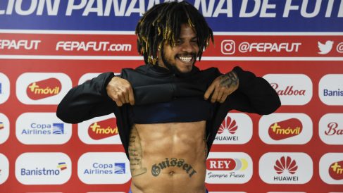 Román Torres, de Panamá, es el futbolista más gordo del Mundial con 99 kilos. (AFP)