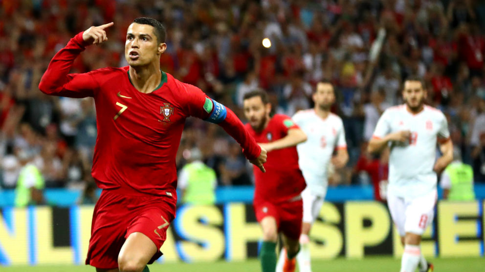 Cristiano celebra un gol contra España. (Getty)