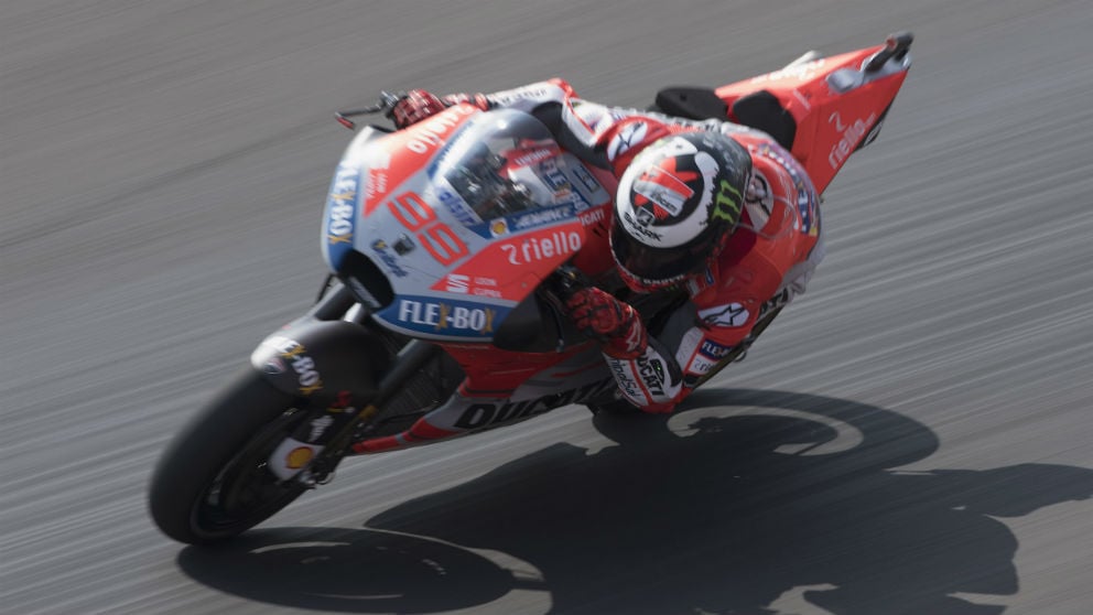 Jorge Lorenzo saldrá desde la pole en Montmeló.