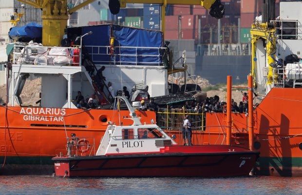 El Aquarius ya en el Puerto de Valencia con 106 inmigrantes a bordo