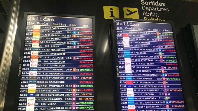 Detienen a una familia en el aeropuerto de Alicante por intentar viajar con pasaportes falsos