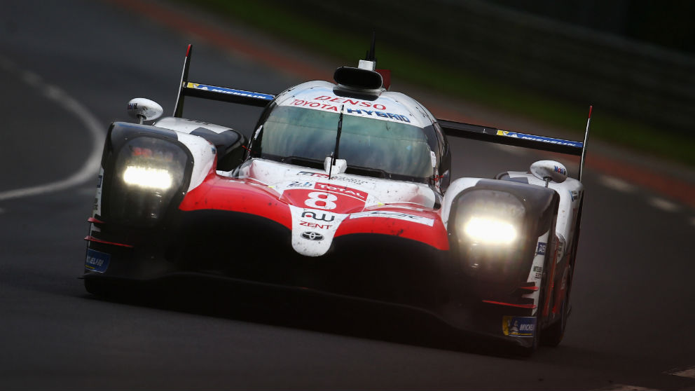 La vigésima participación de Toyota en las 24 horas de Le Mans se ha traducido por fin en el triunfo que los japoneses llevaban mucho tiempo esperando. (Getty)