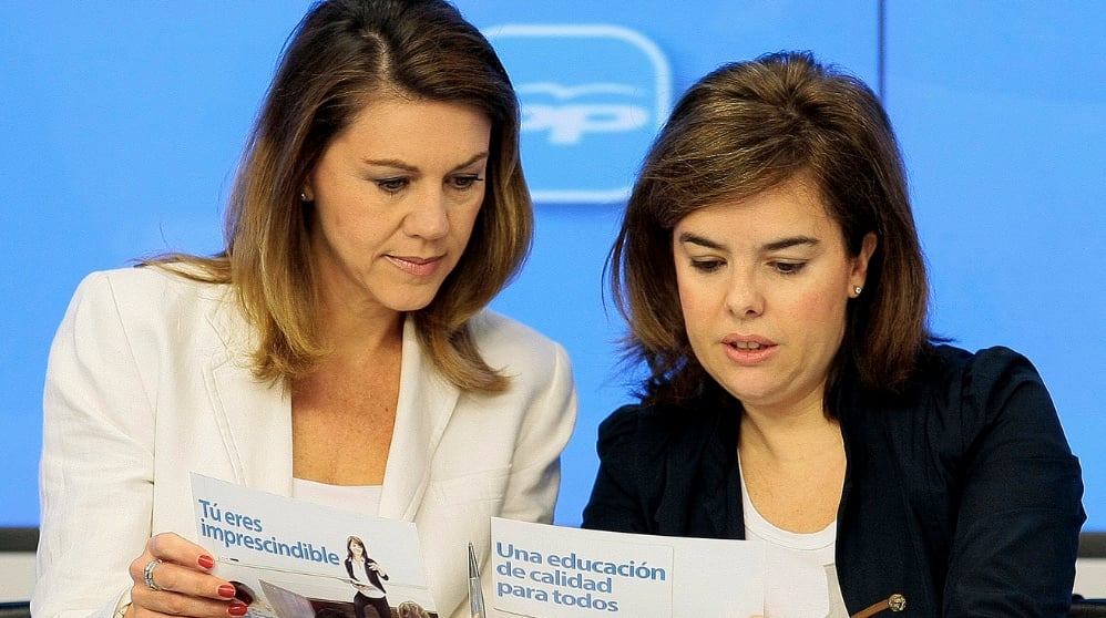 Dolores de Cospedal y Soraya Saénz de Santamaría, en imagen de archivo. (Foto. PP)