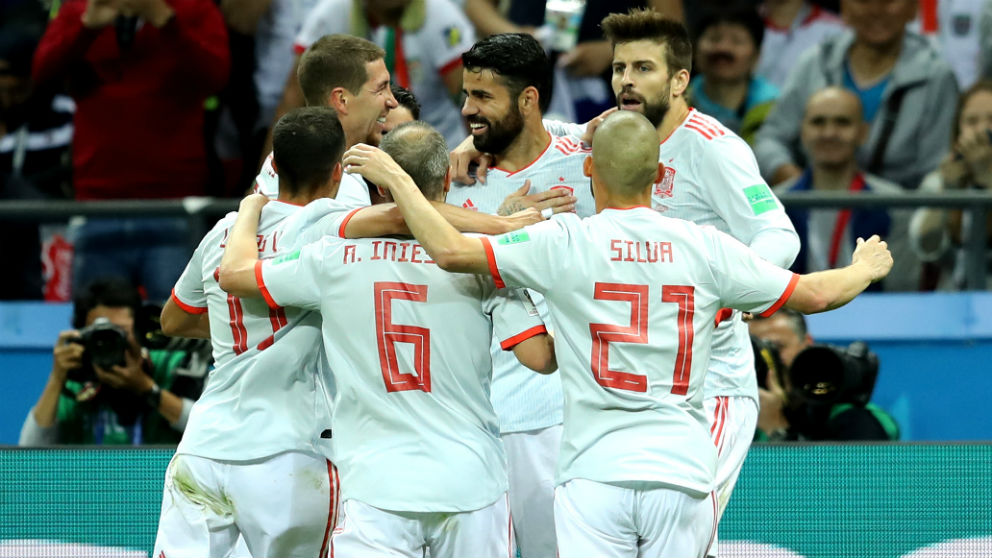 Los jugadores de España celebran el gol de Diego Costa (Getty) | Clasificación Mundial 2018