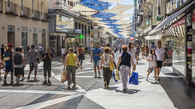 Rebajas 2018: las tiendas adelantan los descuentos para liberar stock tras la llegada tardía del verano