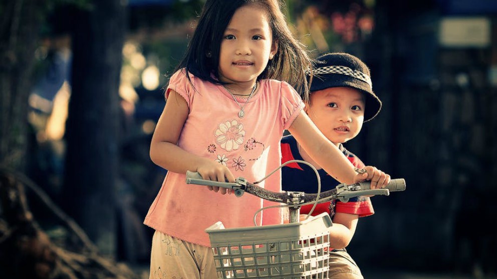 Las claves para enseñar a tu hijo a montar en bici