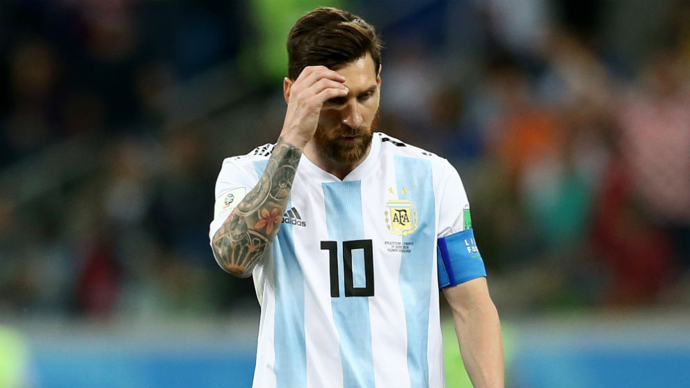 Messi, cabizbajo en un partido de Argentina. (Getty)