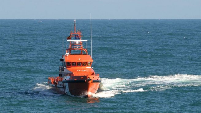 Salvamento Marítimo rescata en sólo 12 horas a 152 personas en pateras en el Estrecho