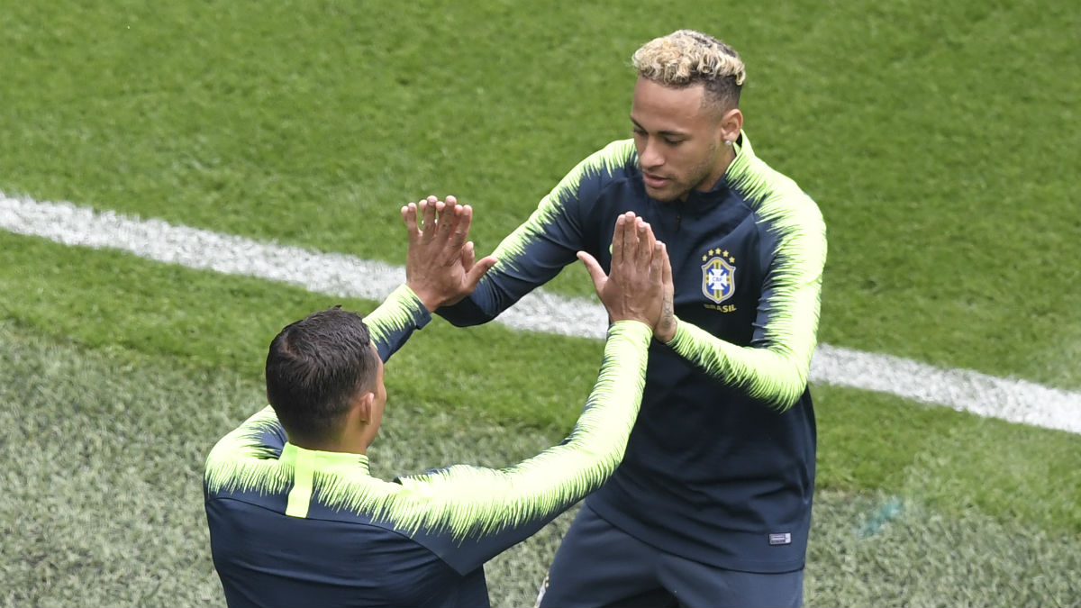 Thiago Silva: «Devolví un balón a Costa Rica y Neymar me insultó» (AFP)