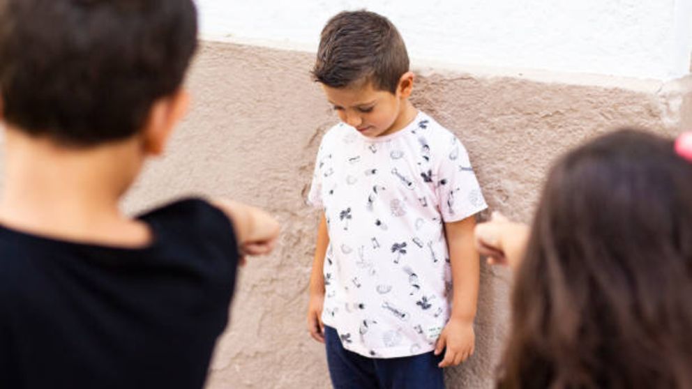 Cómo ayudar a tu hijo si sufre acoso escolar paso a paso