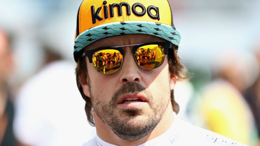 Fernando Alonso vive sus horas más bajas como piloto de McLaren, con un monoplaza que pierde comba con el resto carrera a carrera. (Getty)