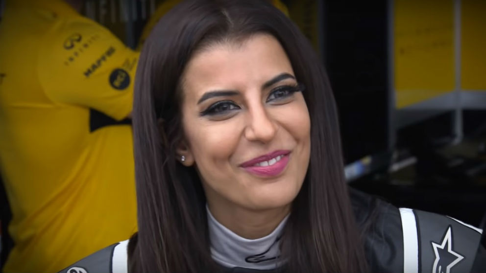 Assel Al Hamad se ha convertido en la primera mujer saudí de la historia que se pone al volante de un monoplaza de Fórmula 1. (Getty)