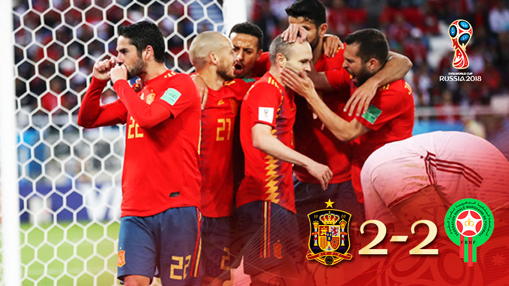 Los jugadores de España celebran el 2-2 ante Marruecos.