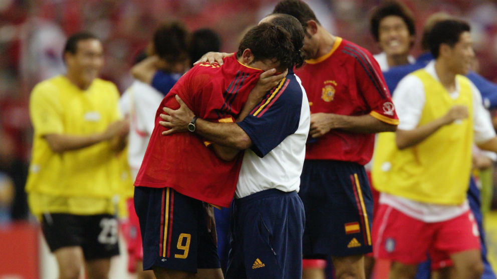 Morientes llora tras caer eliminado ante Corea en 2002. (Getty)