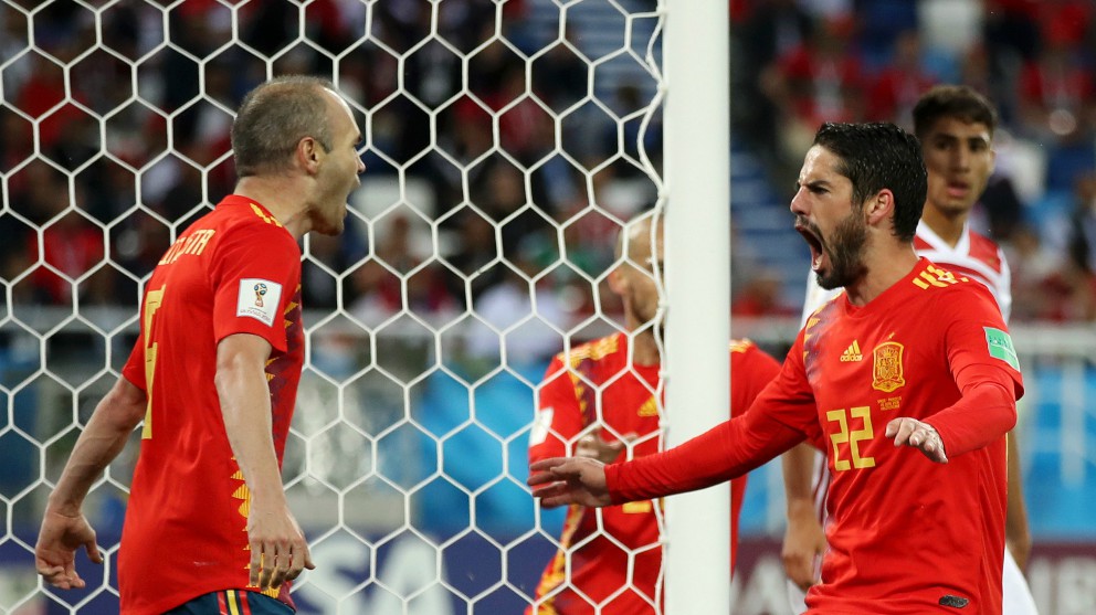 Iniesta e Isco celebran el gol de España. (Getty) | España – Marruecos | Mundial 2018 en directo