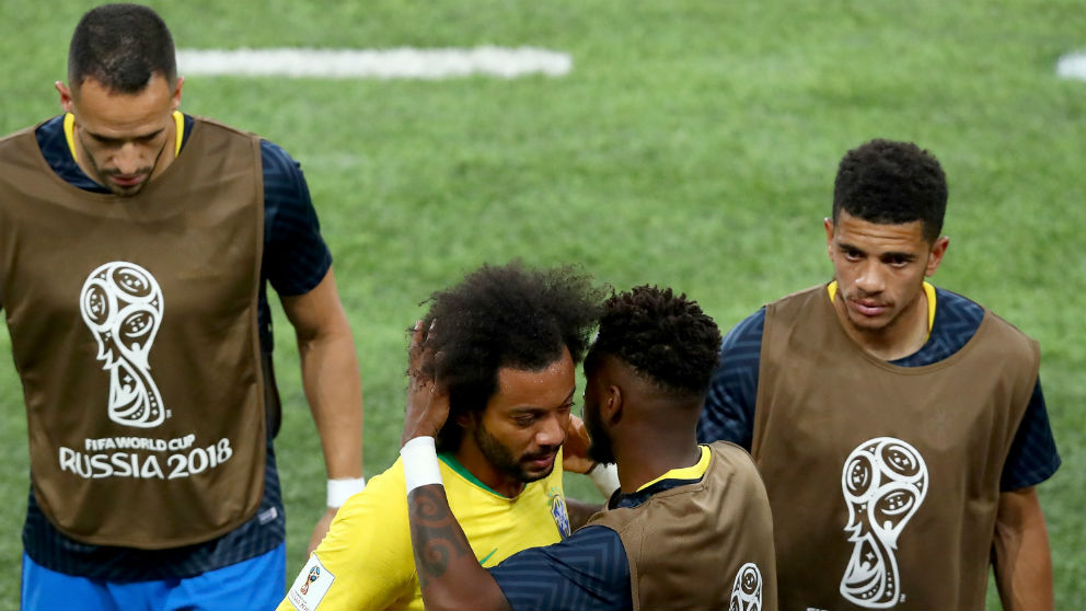 Marcelo es consolado por sus compañeros. (Getty)