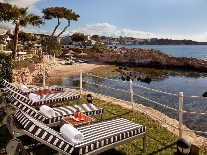 Vacaciones ideales en las Islas Baleares sol, playa y hoteles de lujo