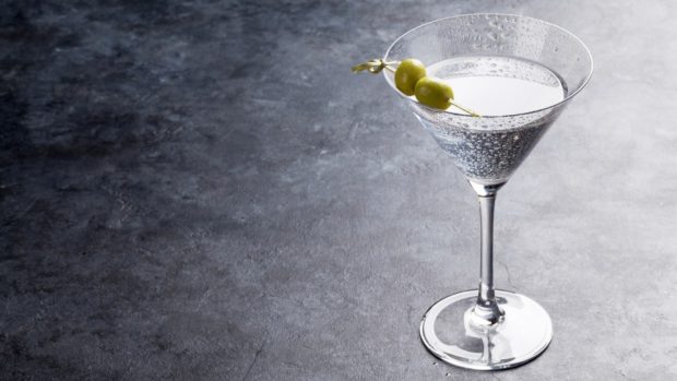 cocktail de Martini con limón