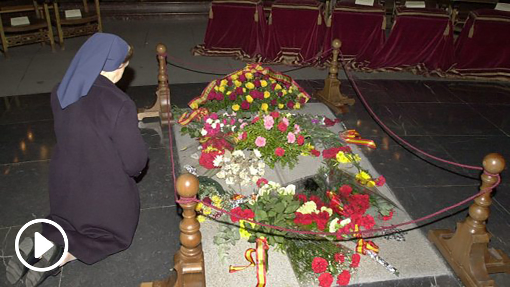 La tumba de Franco en el interior de la basílica del Valle de los Caídos (Foto: Efe).