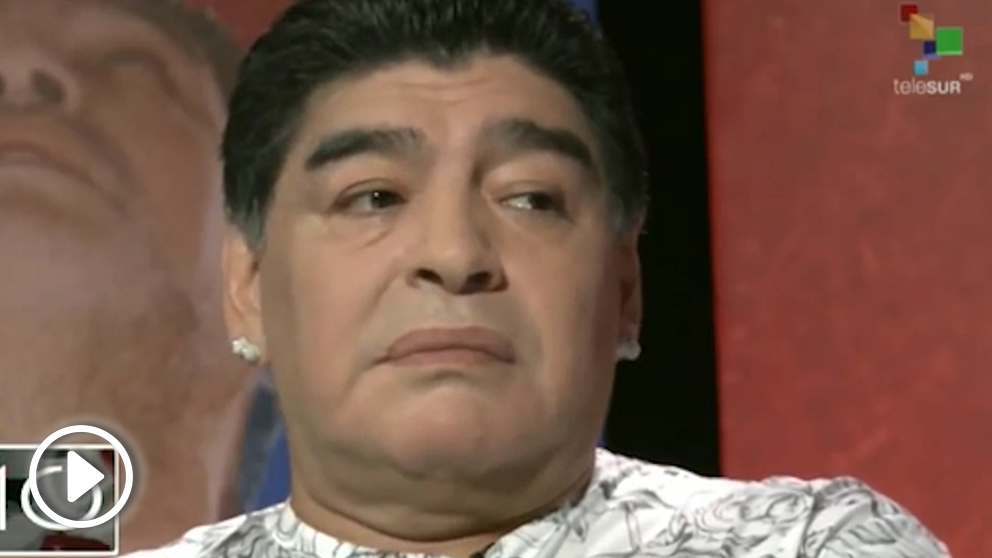 Maradona se ofrecer para entrenar gratis a Argentina.