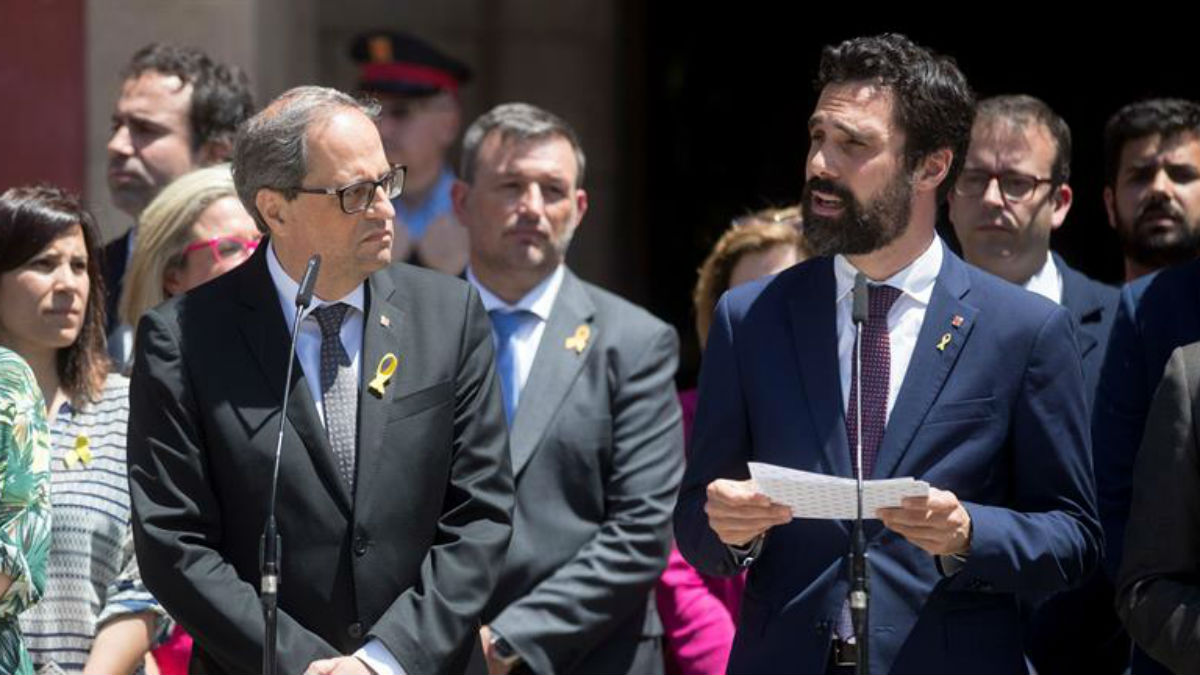 Torrent (ERC) junto a Torra antes de visitar a Bassa y Forcadell en la cárcel (EFE).