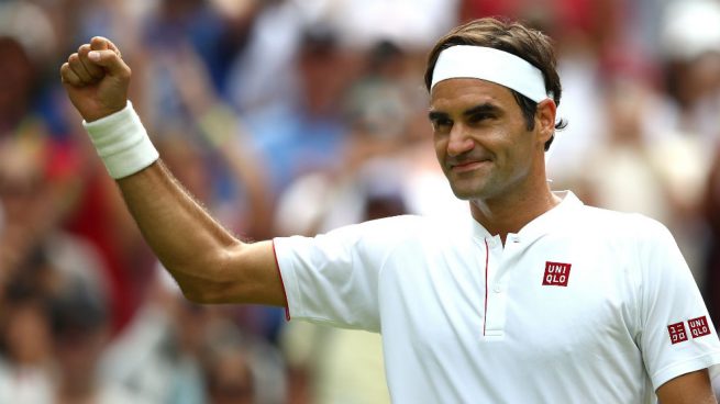 Federer vence a Lacko y sigue paseándose en Wimbledon