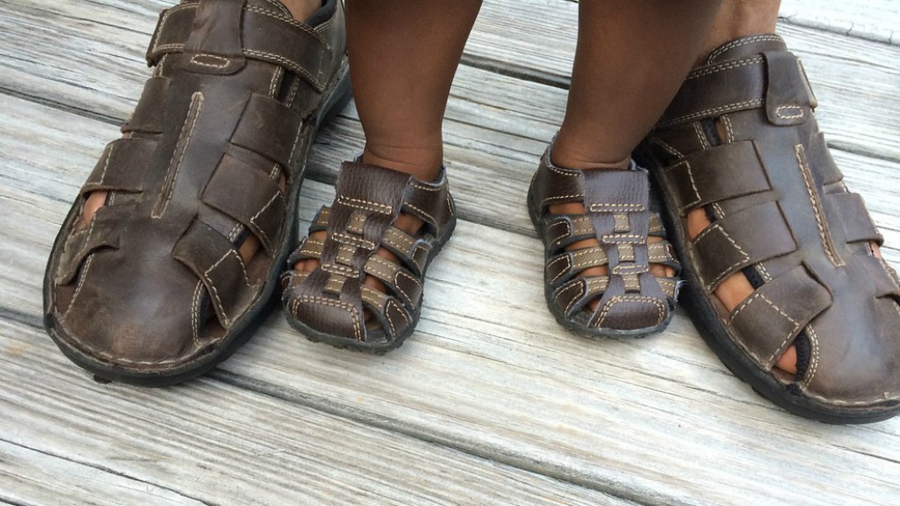 Consejos para comprar las sandalias a tus hijos