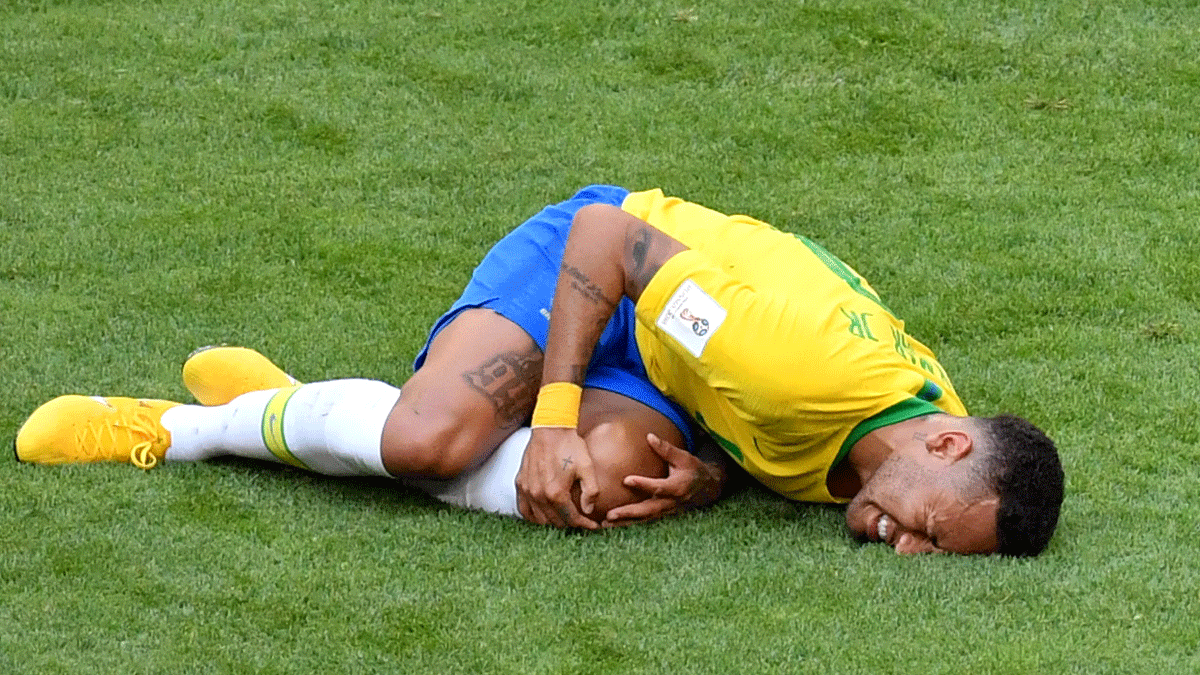 Neymar ha estado 14 minutos en el suelo en este Mundial