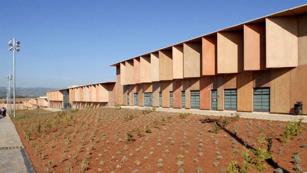 Fachada del centro penitenciario de Lledoners, inaugurado por José Montila en 2008.