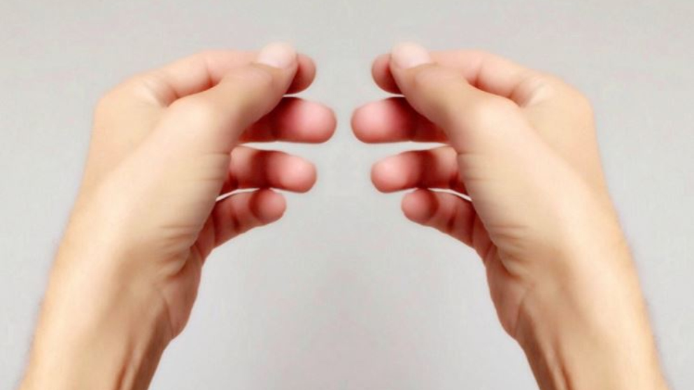 Uno de los síntomas de la enfermedad de Raynaud es la sensación de inmovilidad en los dedos.