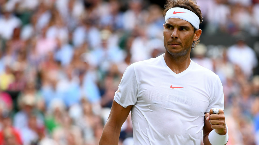 Rafa Nadal celebra un punto en Wimbledon. (Getty)