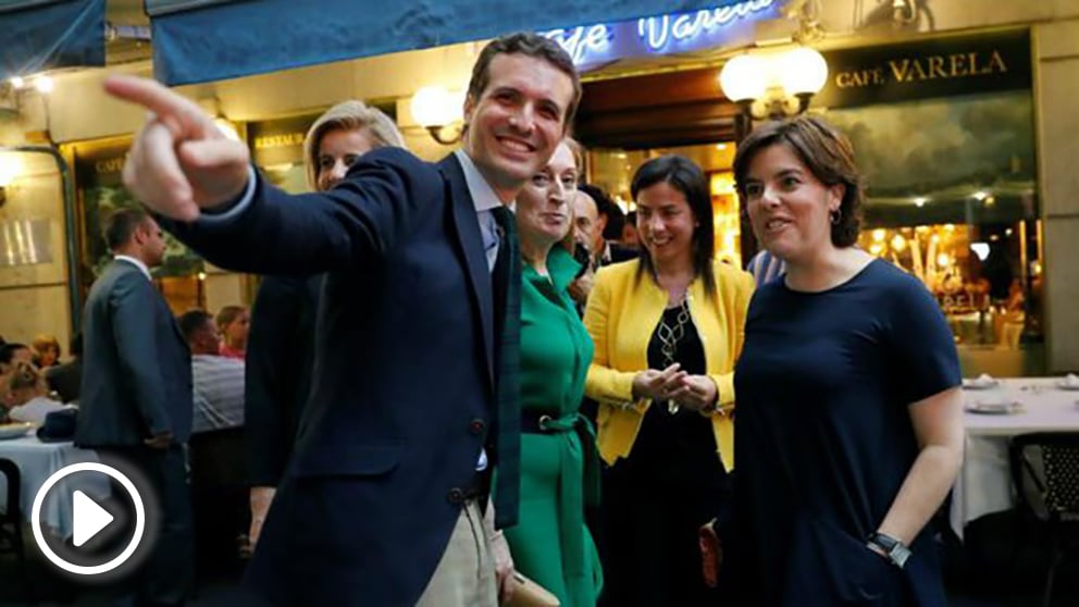 Casado y Santamaría en la cena a la que también ha acudido Cospedal (EFE).