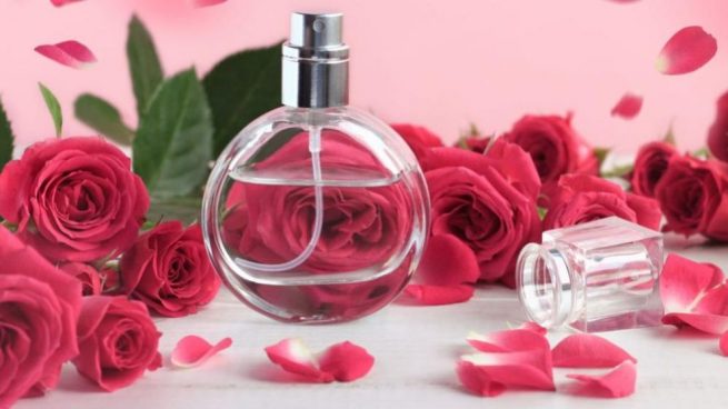 perfume de pétalos de rosas casero