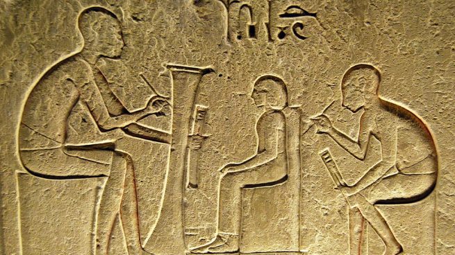 conoce los jeroglíficos egipcios.