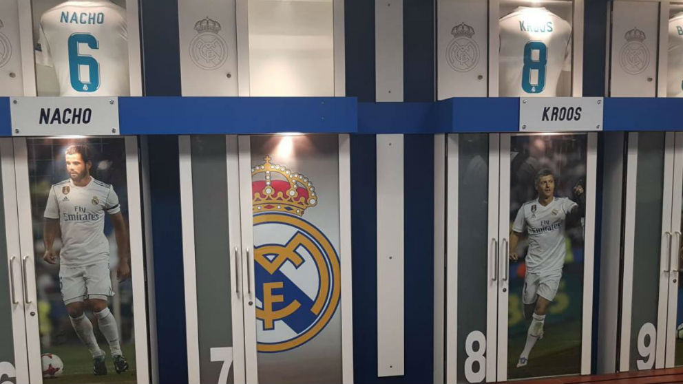 Vestuario del Real Madrid en el Santiago Bernabéu.