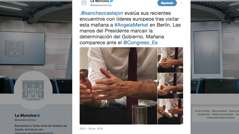 Tuit de la cuenta oficial de Moncloa mostrando las manos de Pedro Sánchez.
