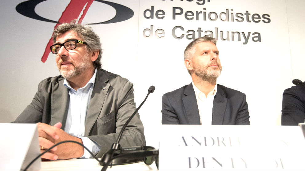 Los abogados Jordi Pina y Andreu Van Den Eynde, este viernes (Foto: EFE).