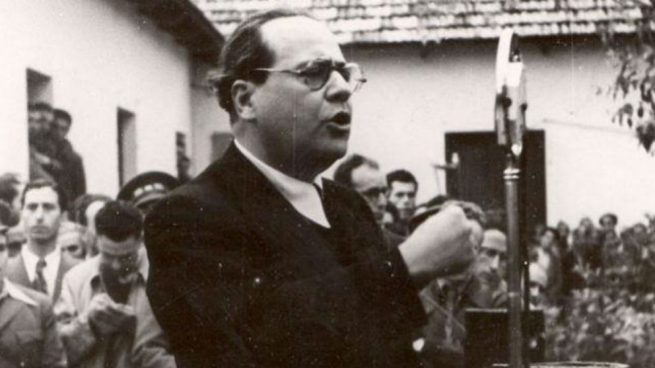 El presidente del Gobierno de la República, Juan Negrín, arengando al Frente Popular en 1938 (Foto: @fjuannegrin)