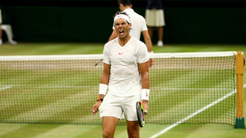 Nadal se lamenta en su encuentro con Djokovic. (Getty)
