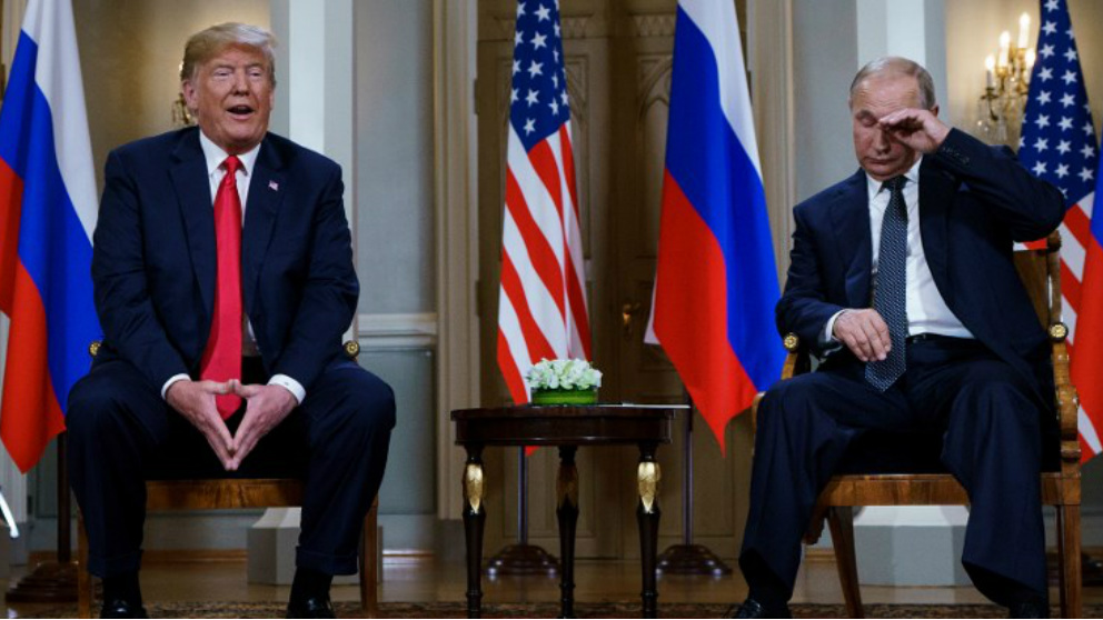 Donald Trump y Vladimir Putin antes de comenzar su reunión en Helsinki. Foto: AFP