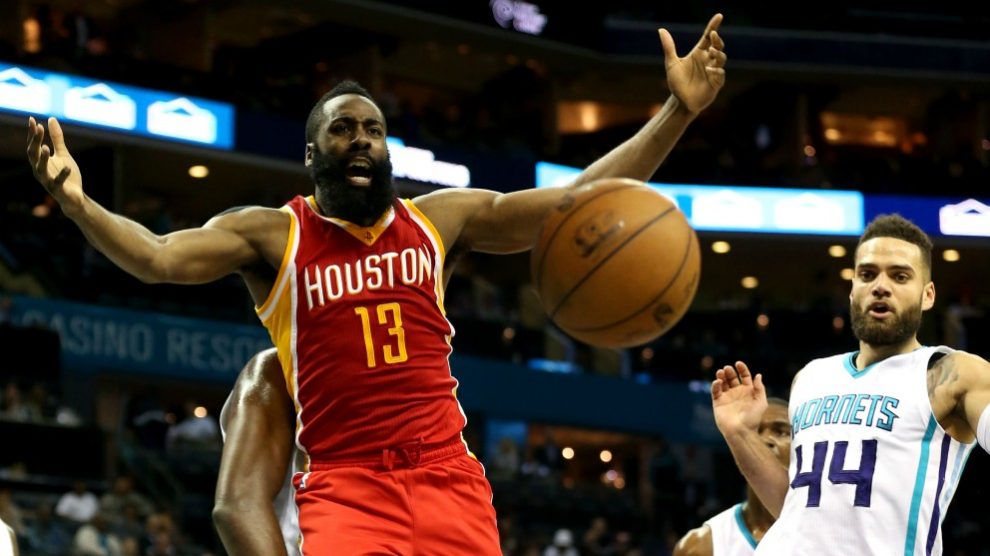 Jeff Taylor, en un encuentro frente a Houston Rockets. (Getty)
