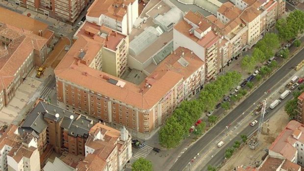 Vista aérea de la céntrica parcela de Valladolid en que Puente compró su casa por 290.000 euros.
