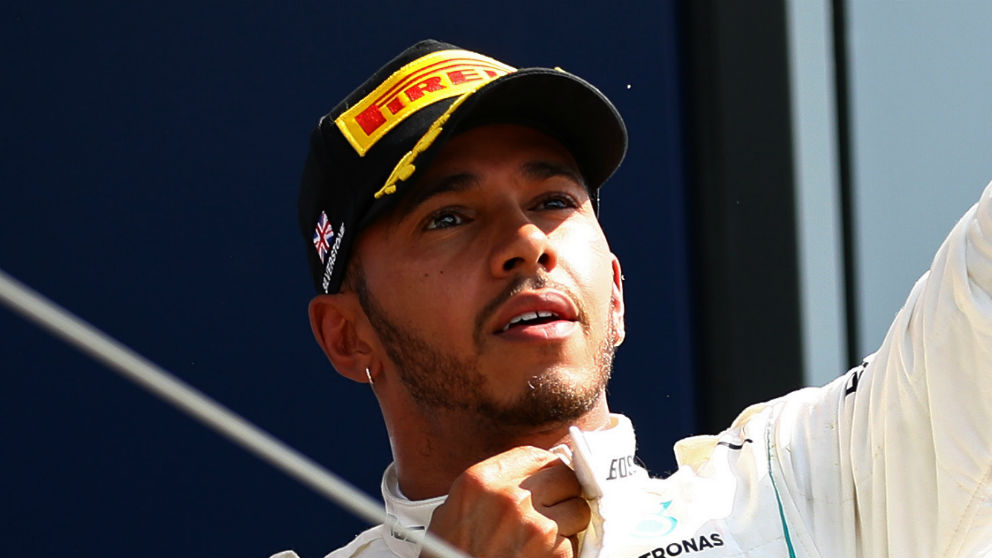 Lewis Hamilton ha renovado su contrato con Mercedes, equipo en el que permanecerá al menos hasta finales de la temporada 2020. (Getty)