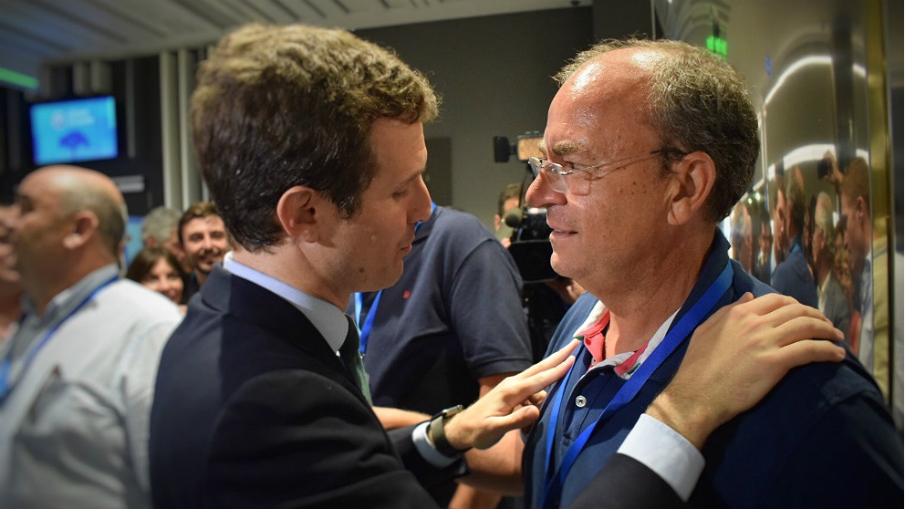 Pablo Casado con José Antonio Monago. (EP)