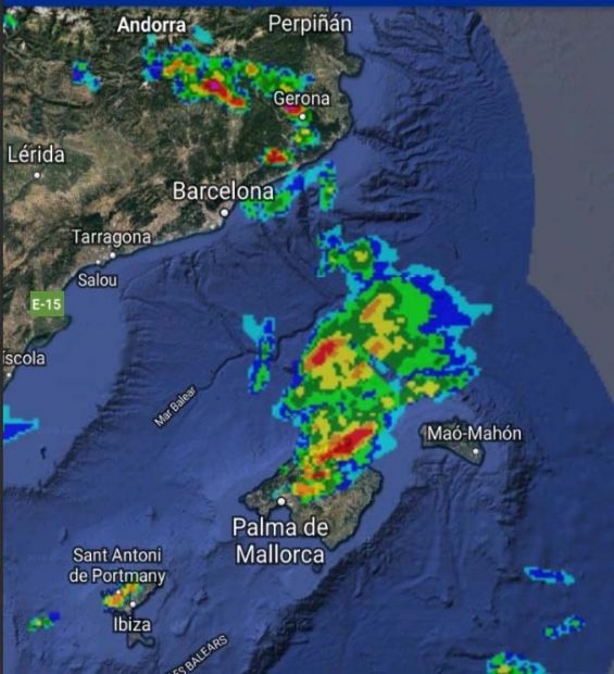 El aeropuerto de El Prat sufre retrasos y cancelaciones por el mal tiempo en el Mediterráneo