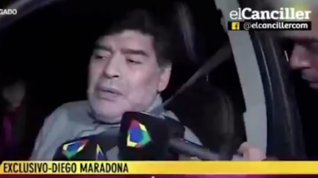 Maradona la vuelve a liar: da una entrevista mientras conduce en aparente estado de embriaguez