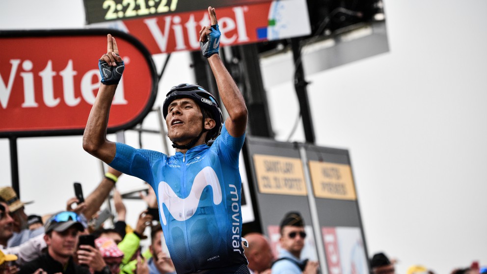 Nairo Quintana celebra su victoria en el Tour. (AFP)