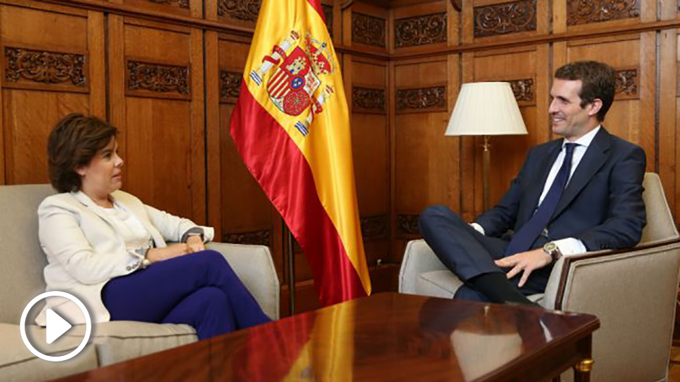 Pablo Casado y Soraya Sáenz de Santaamaría, en el Congreso.