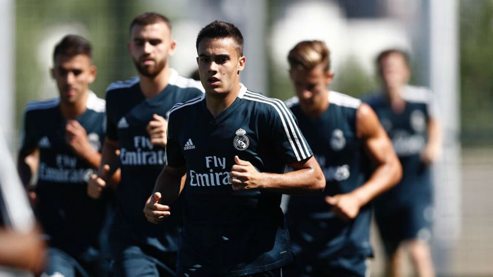 Sergio Reguilón durante un entrenamiento con el Real Madrid. (Realmadrid.com)